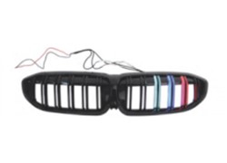 MASKA BMW 3 G20 018- SA SVJETLOM CRNA SJAJNA+BMW BOJE NA MASCI